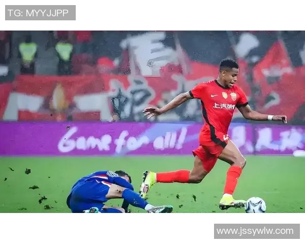 中超精彩回顾鲁能对阵建业的激烈对抗与精彩瞬间集锦